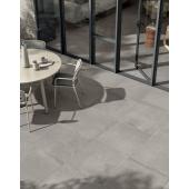 szurke nappali terasz kohatasu modern fagyallo greslap padlolap jarolap kulteri padloburkolat pasztell nagymeretu nappali.jpg